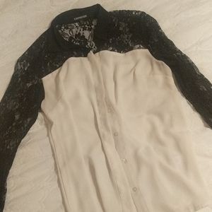 Express medium blouse with lace sleeves